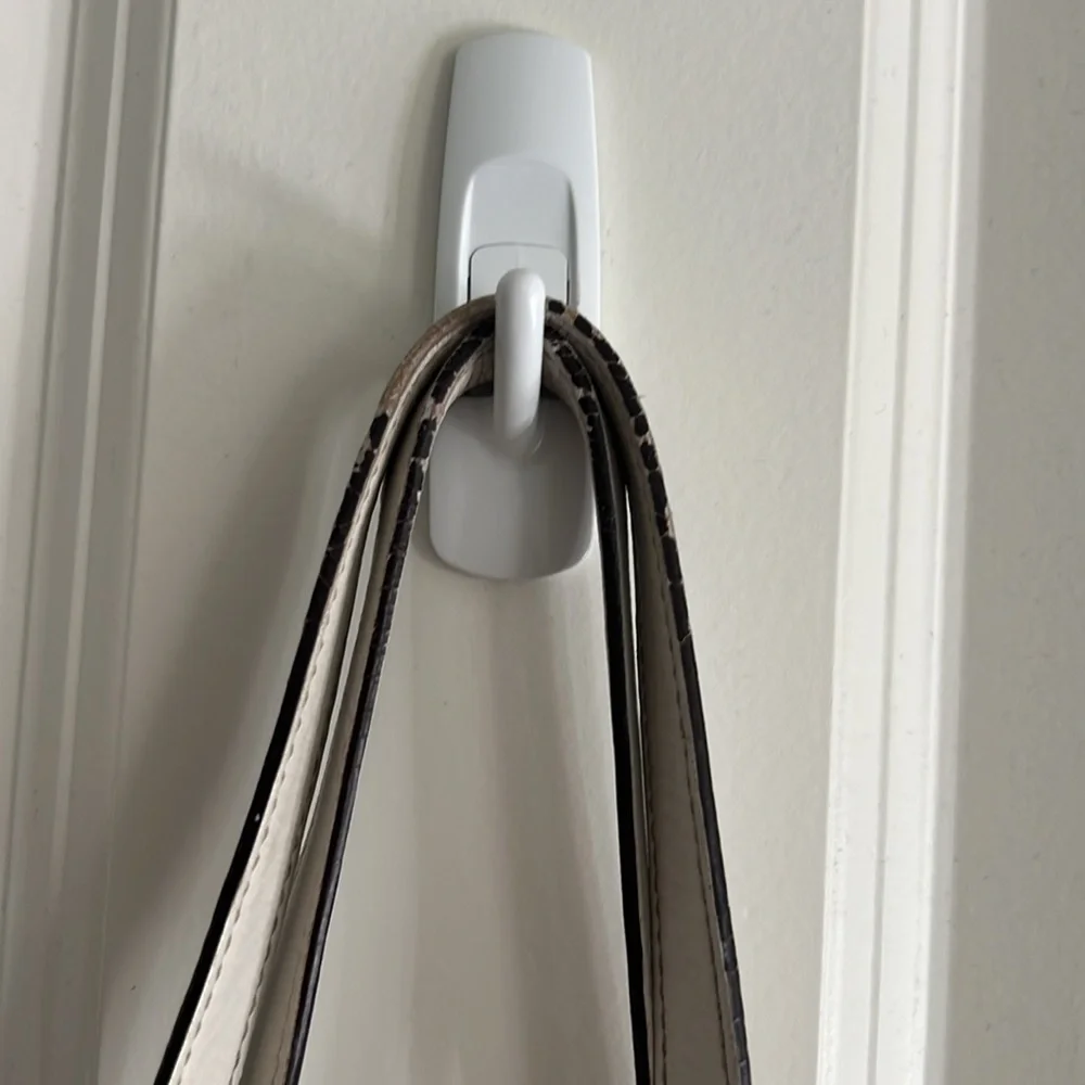 Coach Handbag - Picture 4 of 11